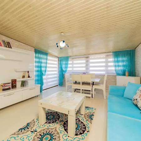 Capacious Flat With Terrace In Muratpasa