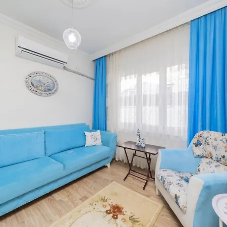 Capacious Flat With Terrace In Muratpasa Apartament